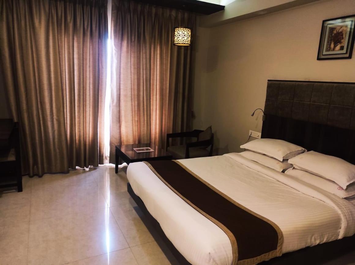 Hotel Rasika كولهابور المظهر الخارجي الصورة